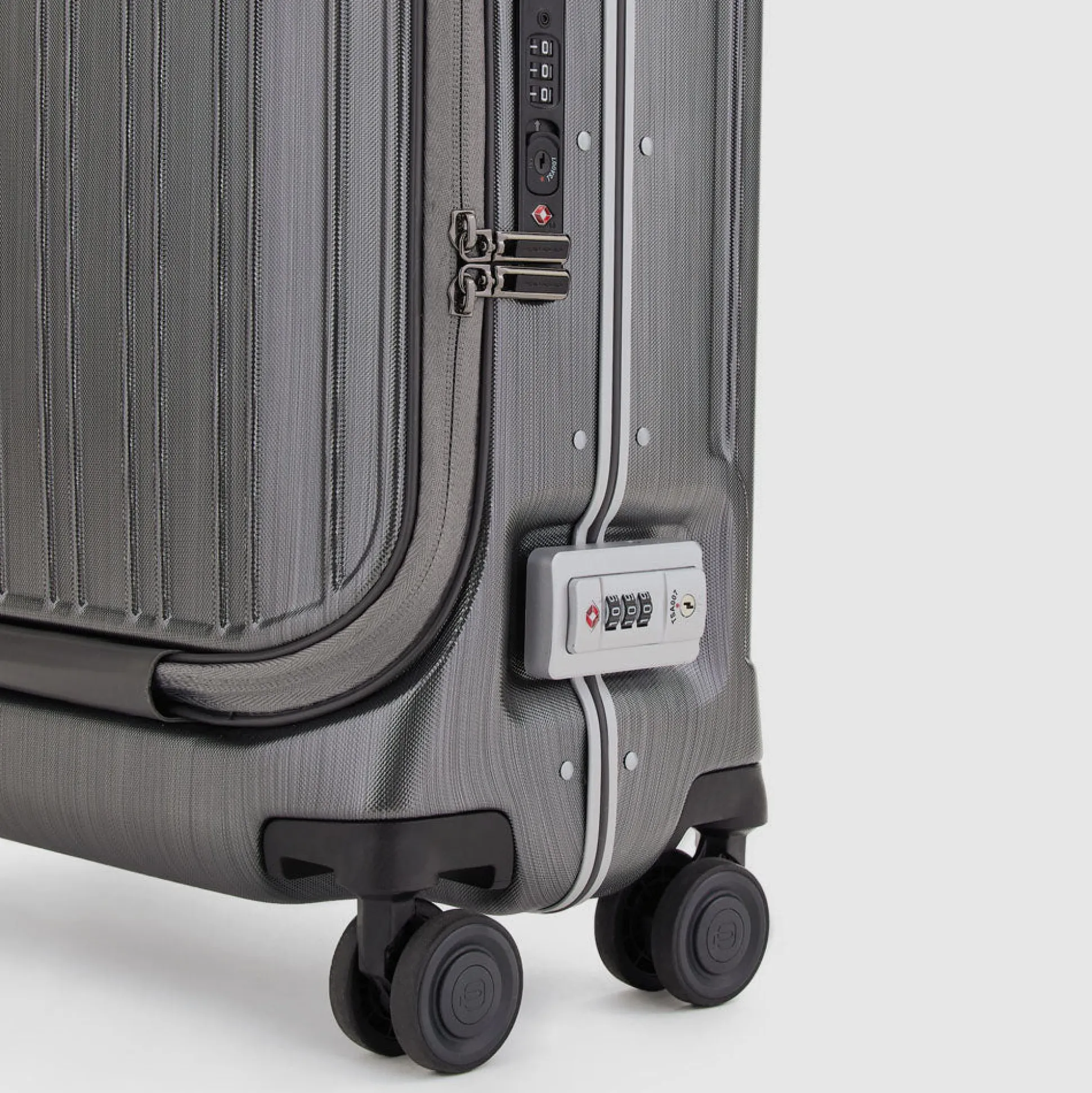 Cabin size, hardside computer spinner 15,6" | Shop Piquadro