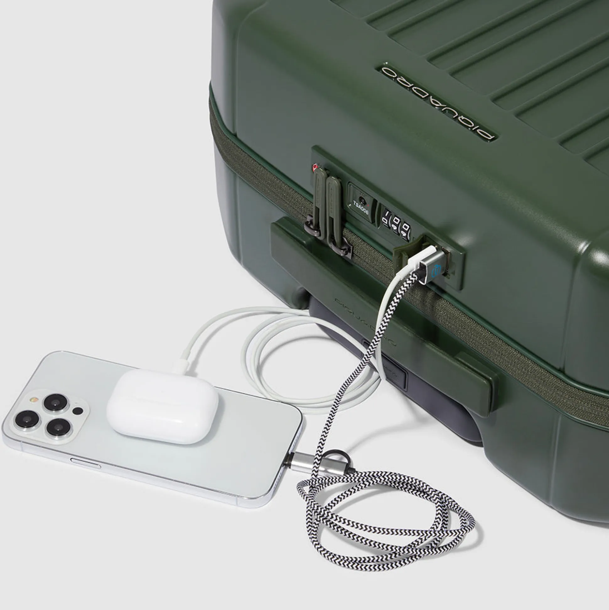 Cabin size, ultra slim hardside spinner | Shop Piquadro
