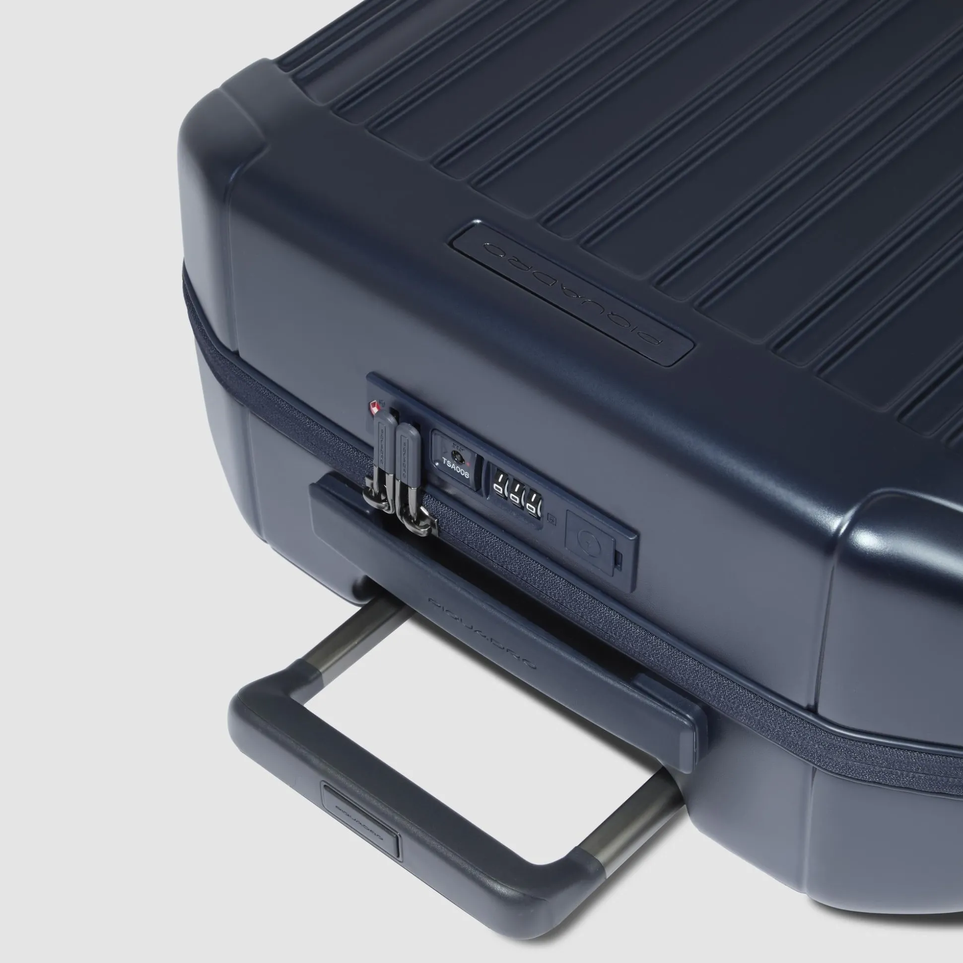 Cabin size, ultra slim hardside spinner | Shop Piquadro