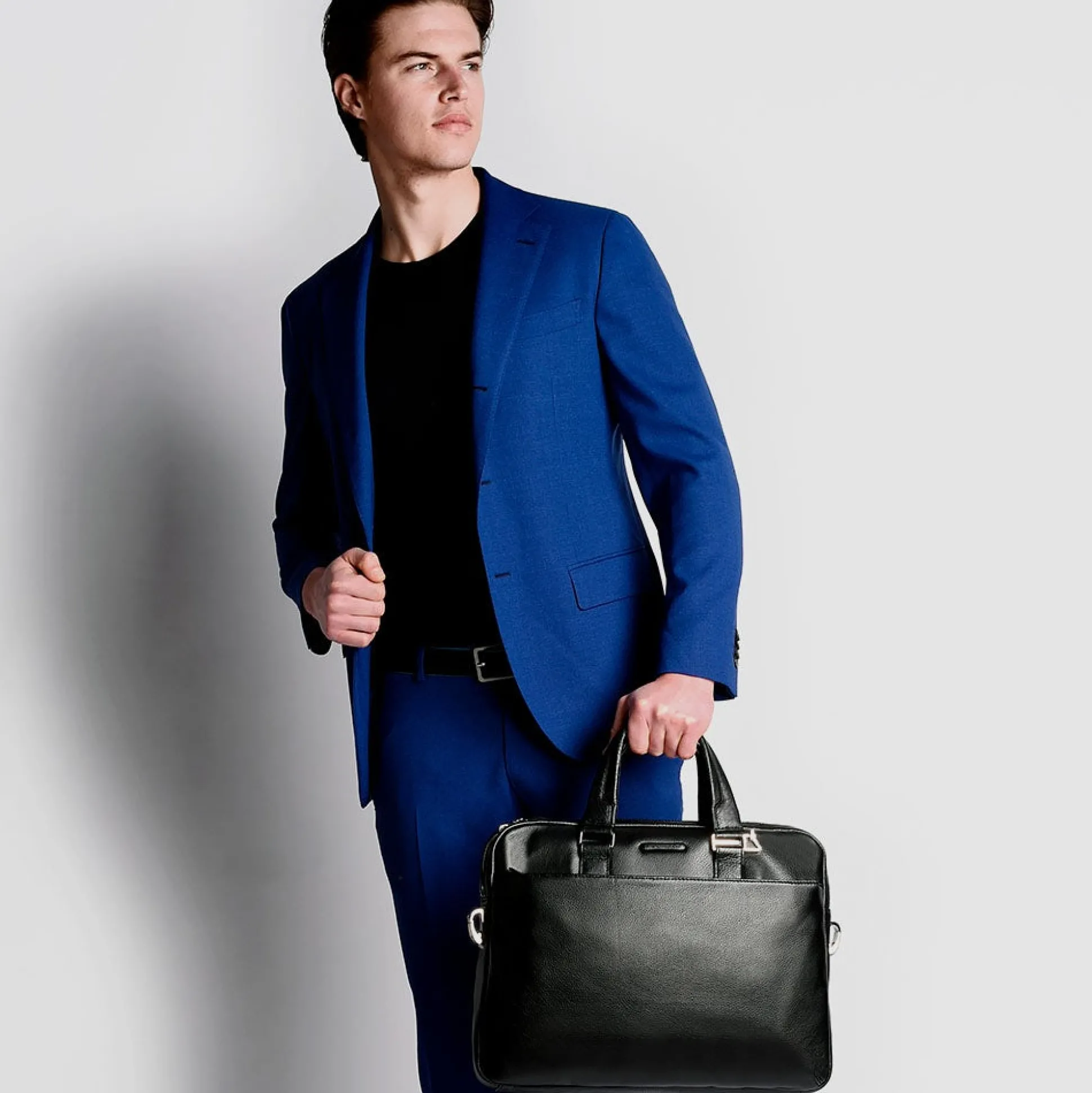 Cartable porte-ordinateur à deux poignées