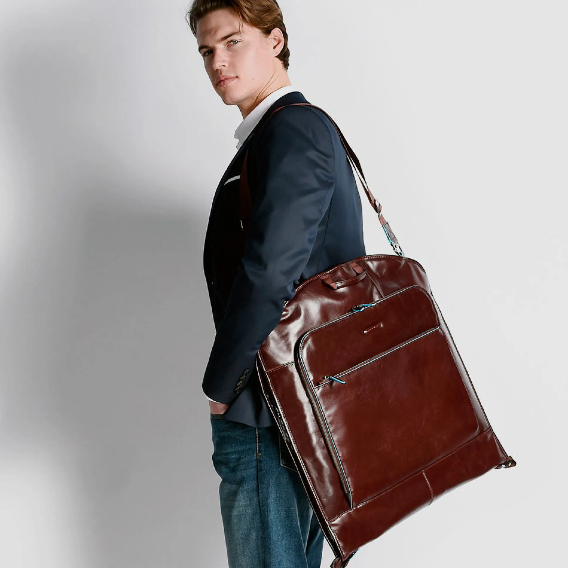 Porte-habits voyage pour acrocher en cuir