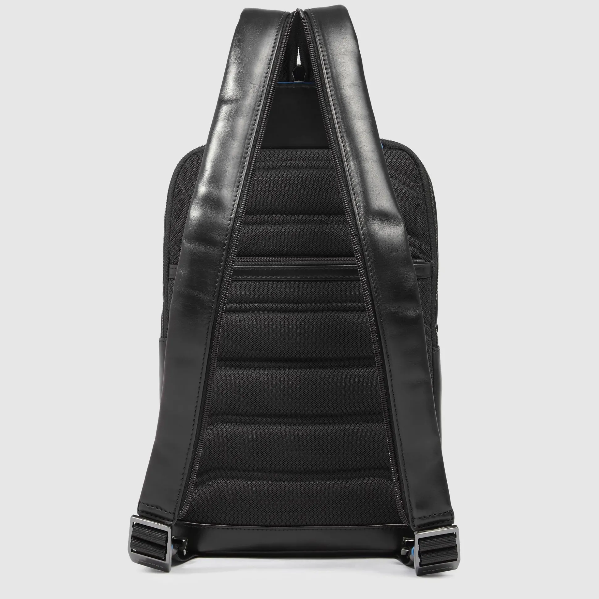 Sac de poitrine homme convertible en sac à dos