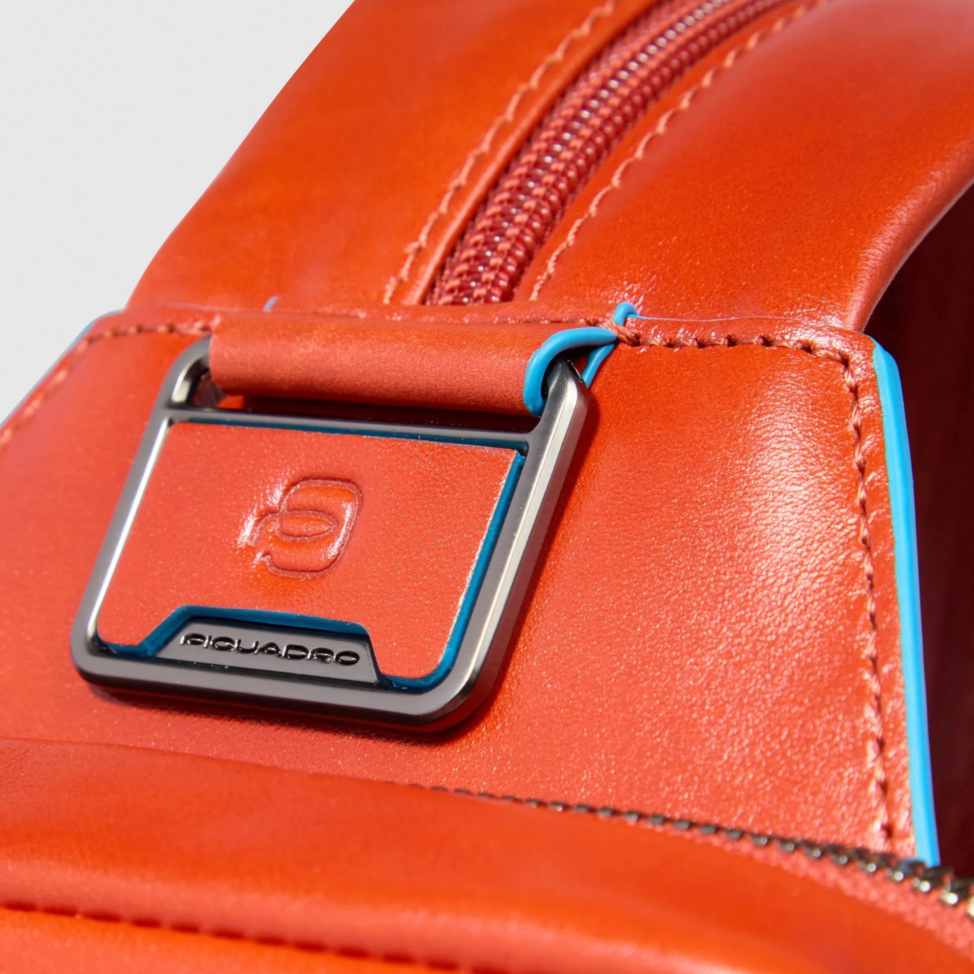 Sac de poitrine homme convertible en sac à dos
