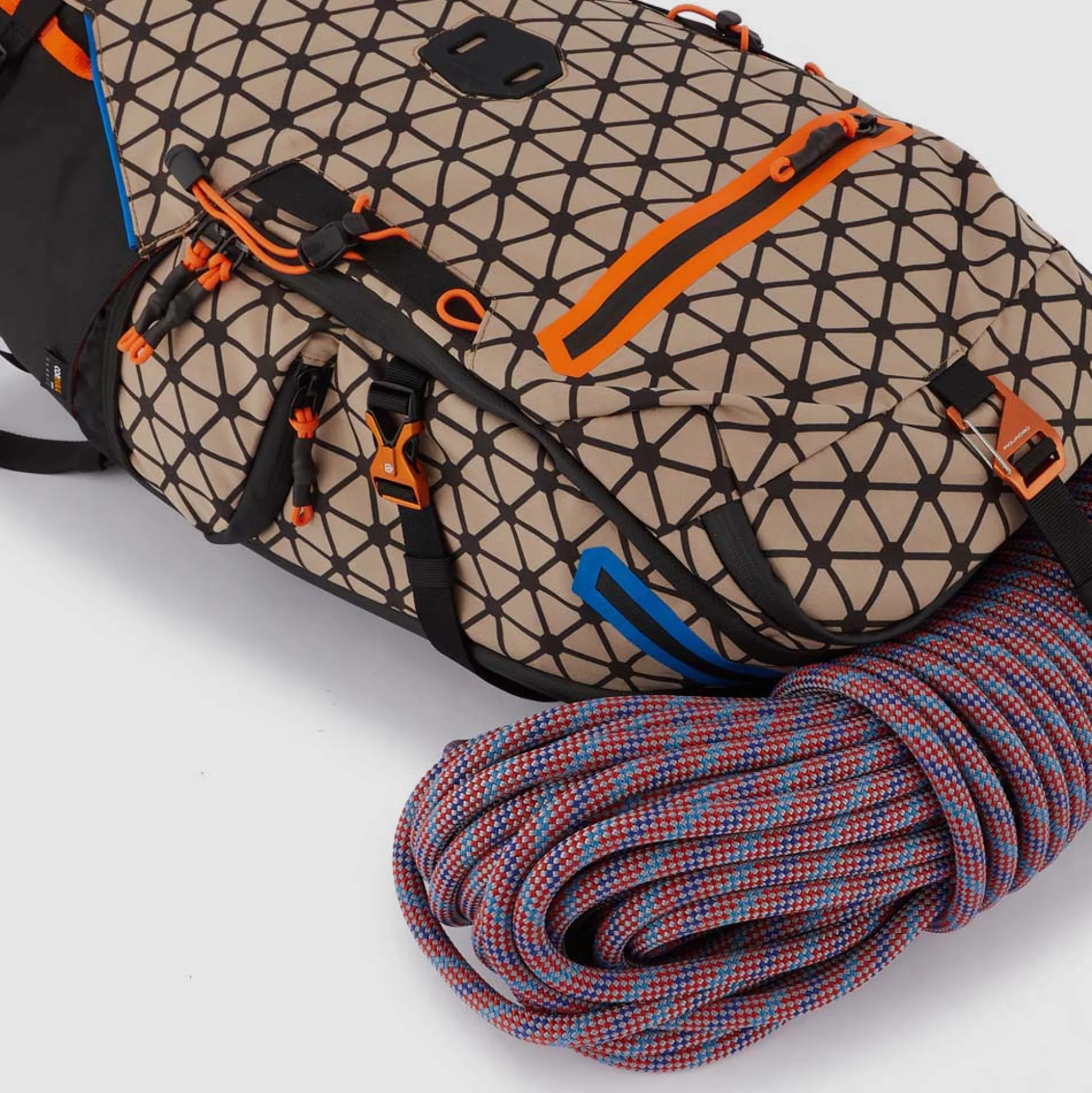 Ski mountaineering and trekking backpack | Shop Piquadro