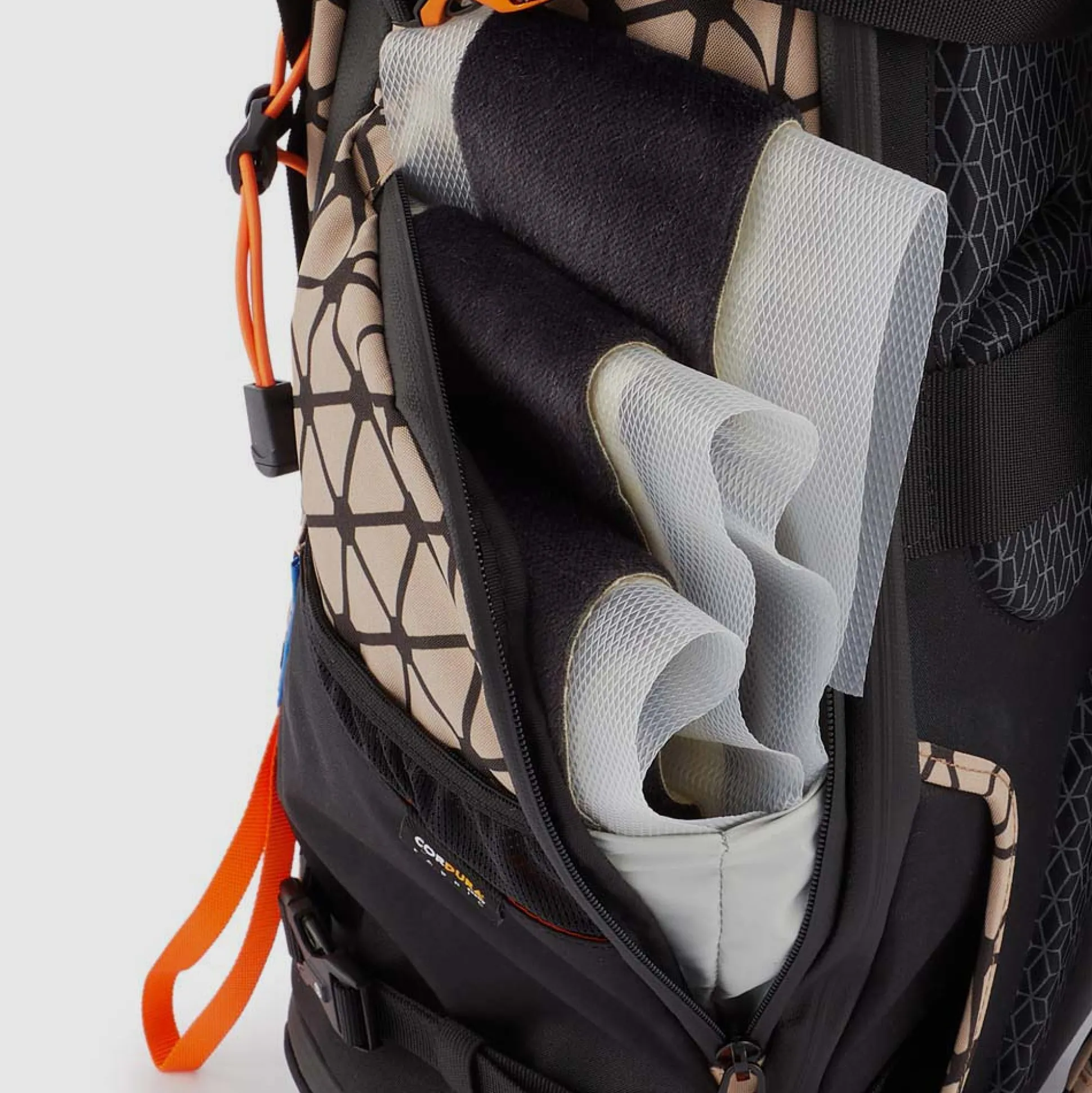 Ski mountaineering and trekking backpack | Shop Piquadro